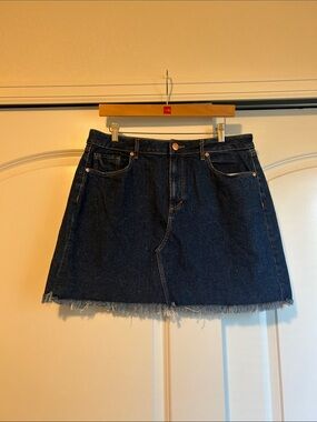 LOFT Dark Blue Denim Frayed Hem Skirt Size 12 - 99% Cotton